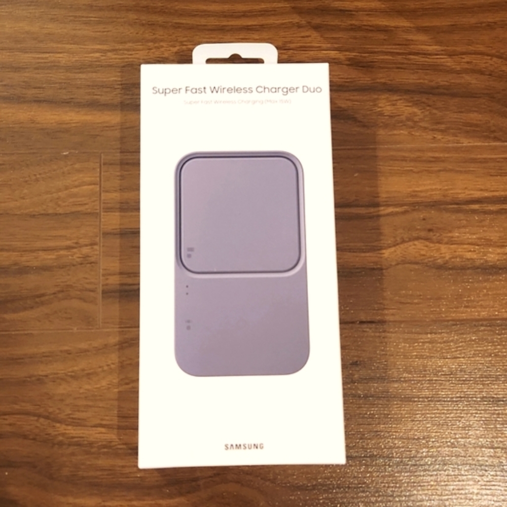 BNIB Samsung Super Fast Wireless Charger Duo (Max 15W)